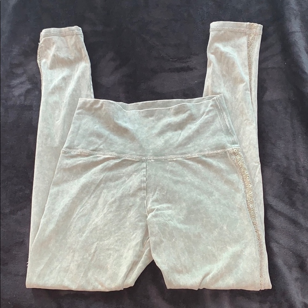high waisted cute and comfy leggings!